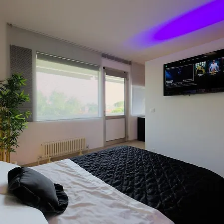 Bilocale Luxury Fronte Ospedale Apartment